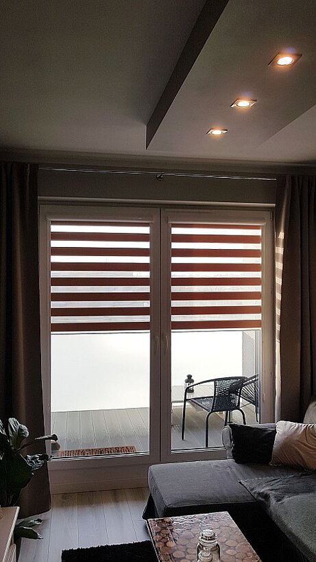 czerwone rolety dzień noc pokój młodzieżowy otwock