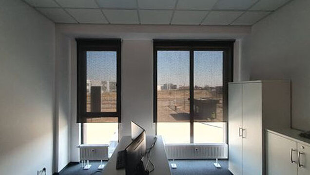 rolety wolnowiszące dla biura