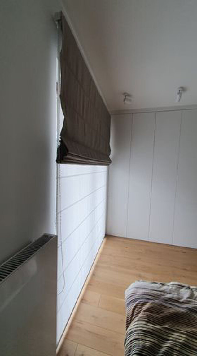 roleta rzymska czarna zaciemniająca otwock