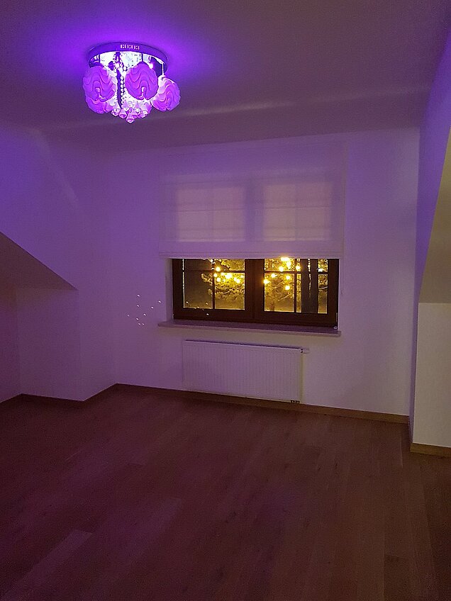 biała roleta rzymska