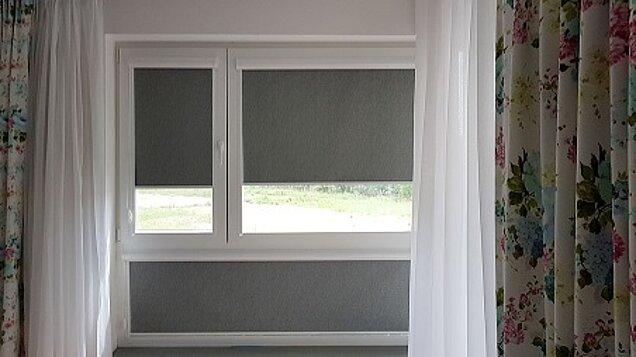 szara roleta kaseta biała w wieliszewie