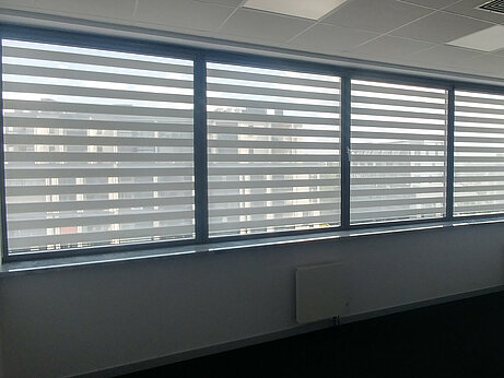 szare rolety dzień noc do biura it warszawa mokotów