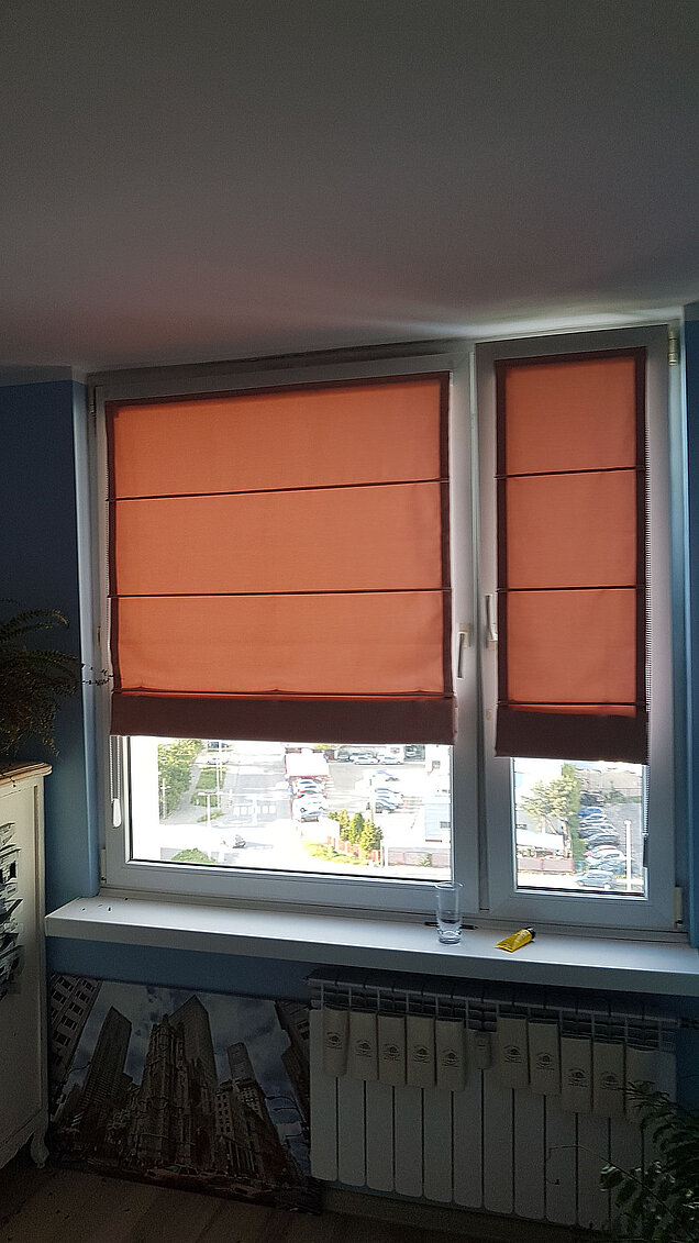 roleta rzymska na okno podwójne pokój młodzieżowy