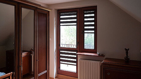 brązowe rolety dzień noc do sypialni wieliszew