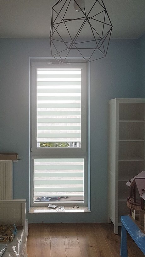 szare rolety dzień noc brwinów