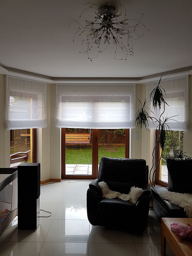 roleta rzymska biała półprzezroczysta