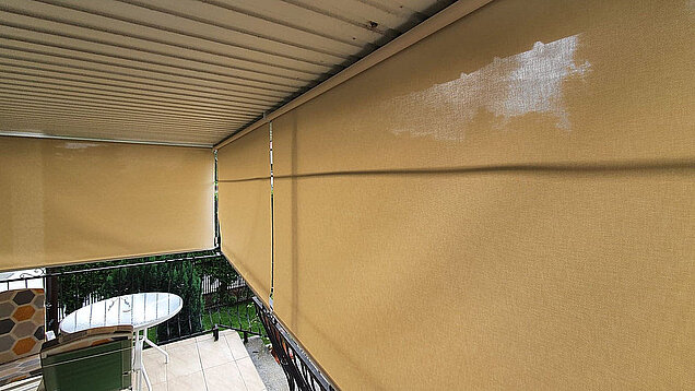 rolety wolnowiszące zaciemniające na podwarszawskim tarasie