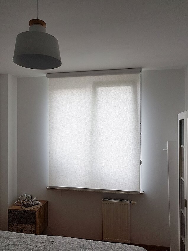 maksymalnie opuszczona roleta zaciemniająca wołomin