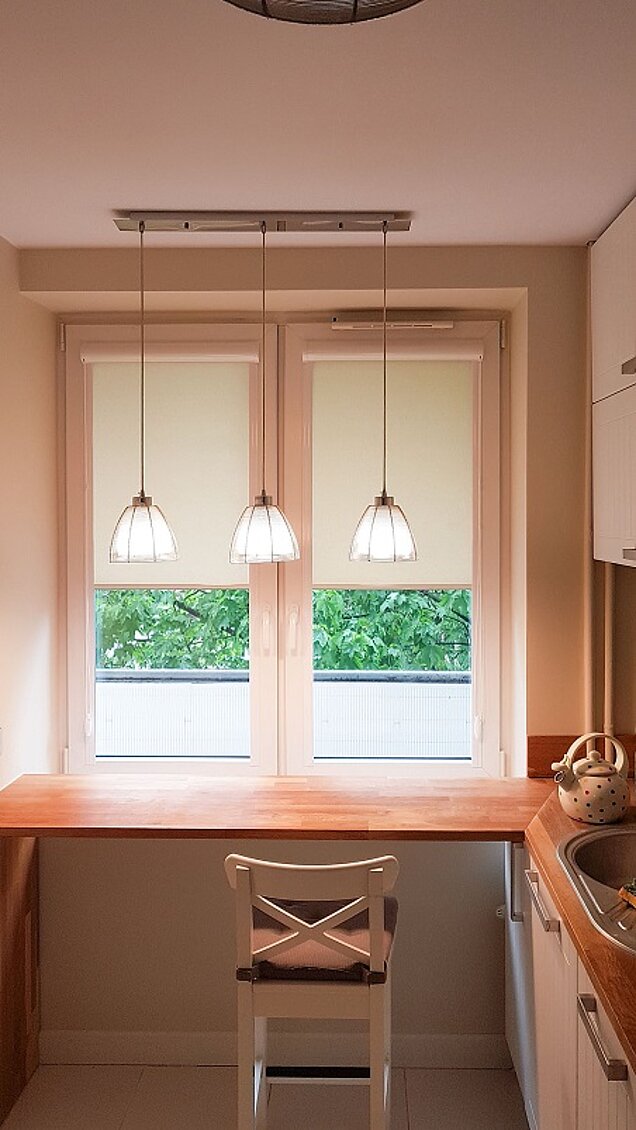 rolety kasetowe białe chotomów