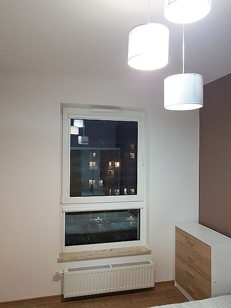 biała roleta dzień noc do sypialni serock